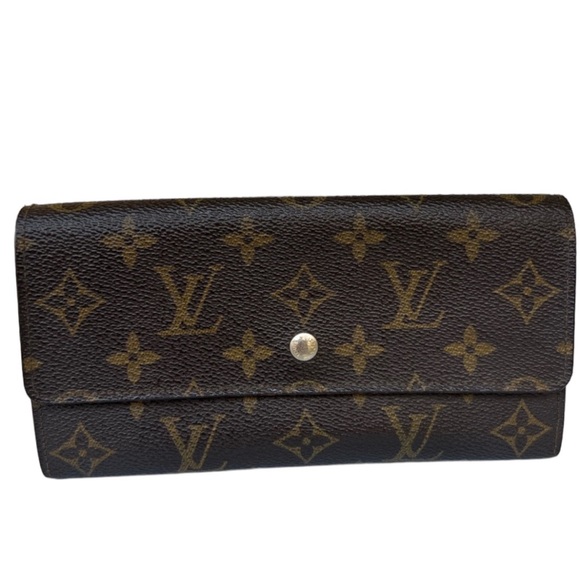 Authentic Louis Vuitton Sarah Wallet - Picture 1 of 10